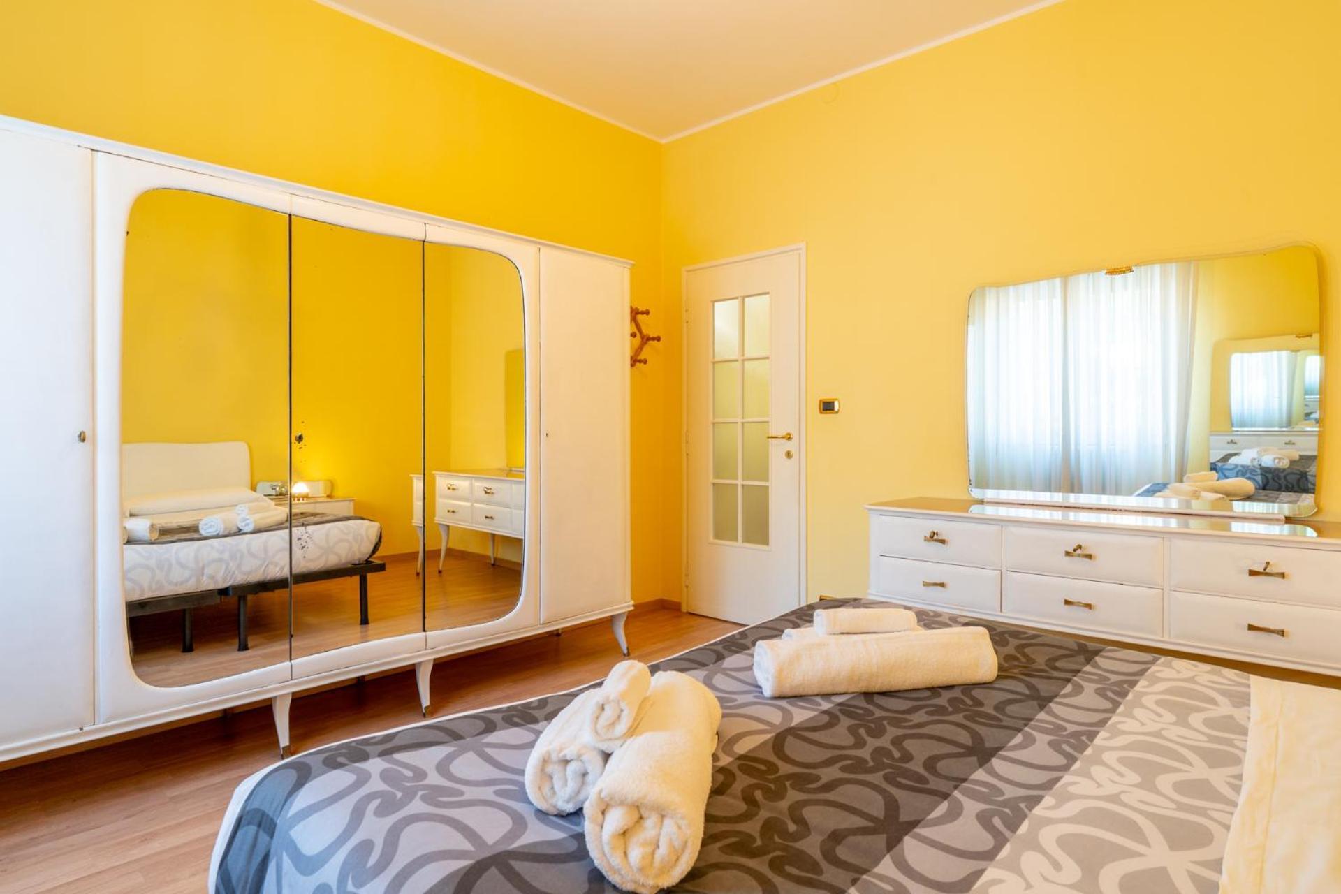 Spacious Apartment At Como Lake Mandello del Lario Exterior photo
